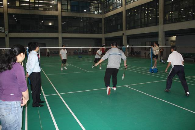 贵宾会动力集团举行第一届羽毛球比赛